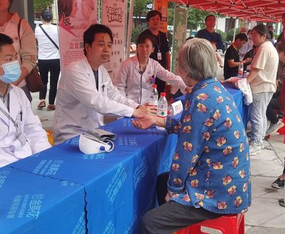 同心筑健康 服務暖民心——中國民主同盟湖北省委員會健康咨詢服務紀實